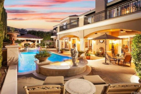 Luxury Villa with Pool, Spa, Fitness & Movie Room